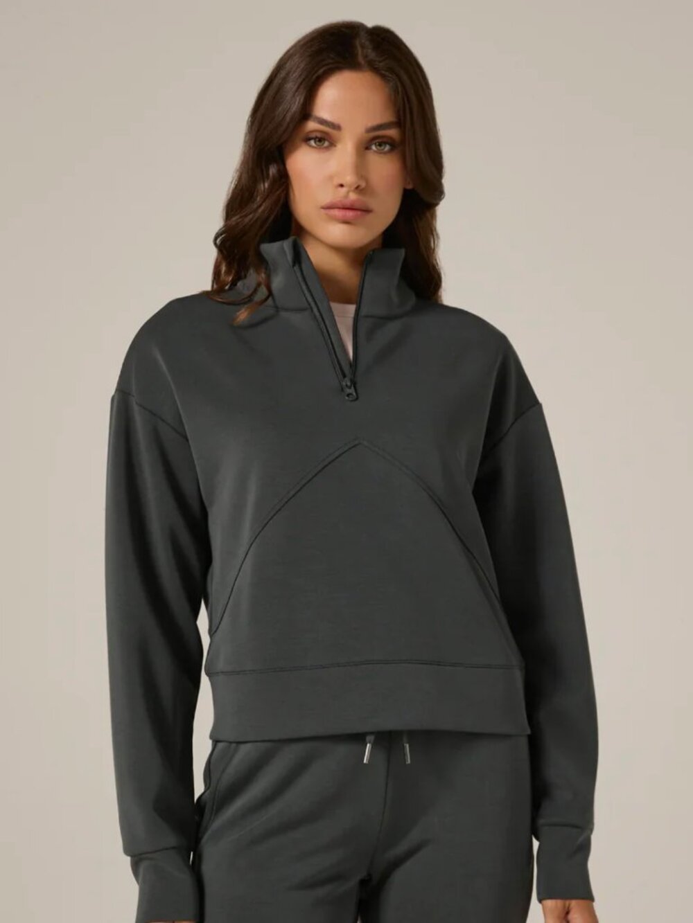7 Diamonds Rev Crop Quarter Zip